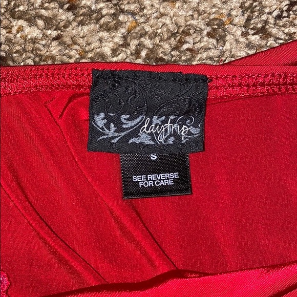 Day trip off shoulder tank - Picture 3 of 3